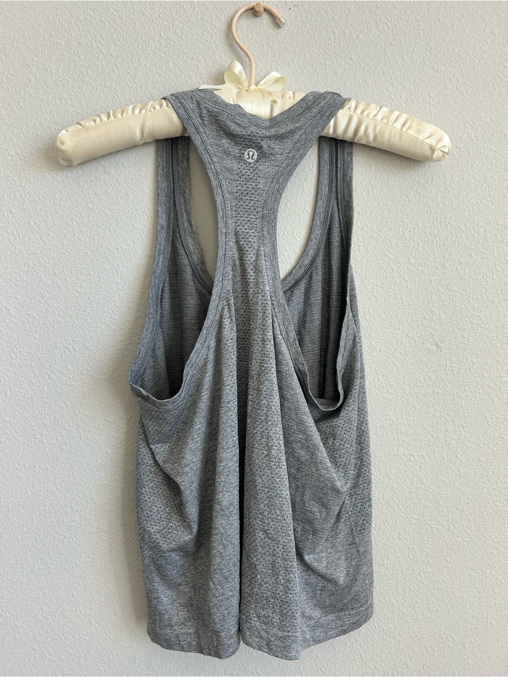 lululemon athletica Women’s Grey Racerback Tank Top Size 10